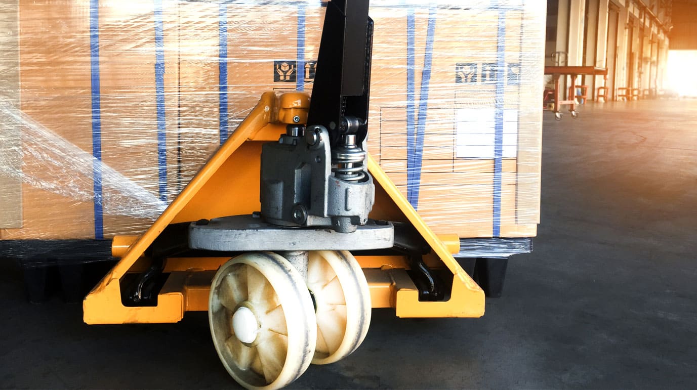 pallet distribution image shows pallet on wheels